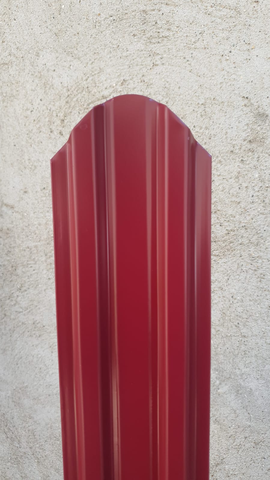 sipca semirotunda visiniu RAL 3005